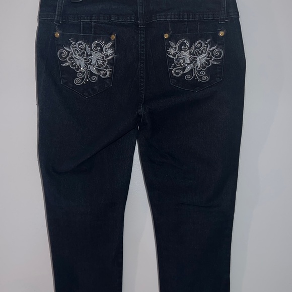 Classic Blue Jeans - Picture 6 of 6